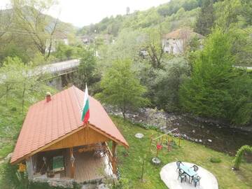 Фото номера Трехместный номер с ванной комнатой Гостевой дом Villa Bulgarka г. Divchovoto 14